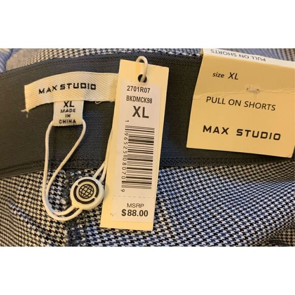 Max Studio Shorts - Picture 5 of 6